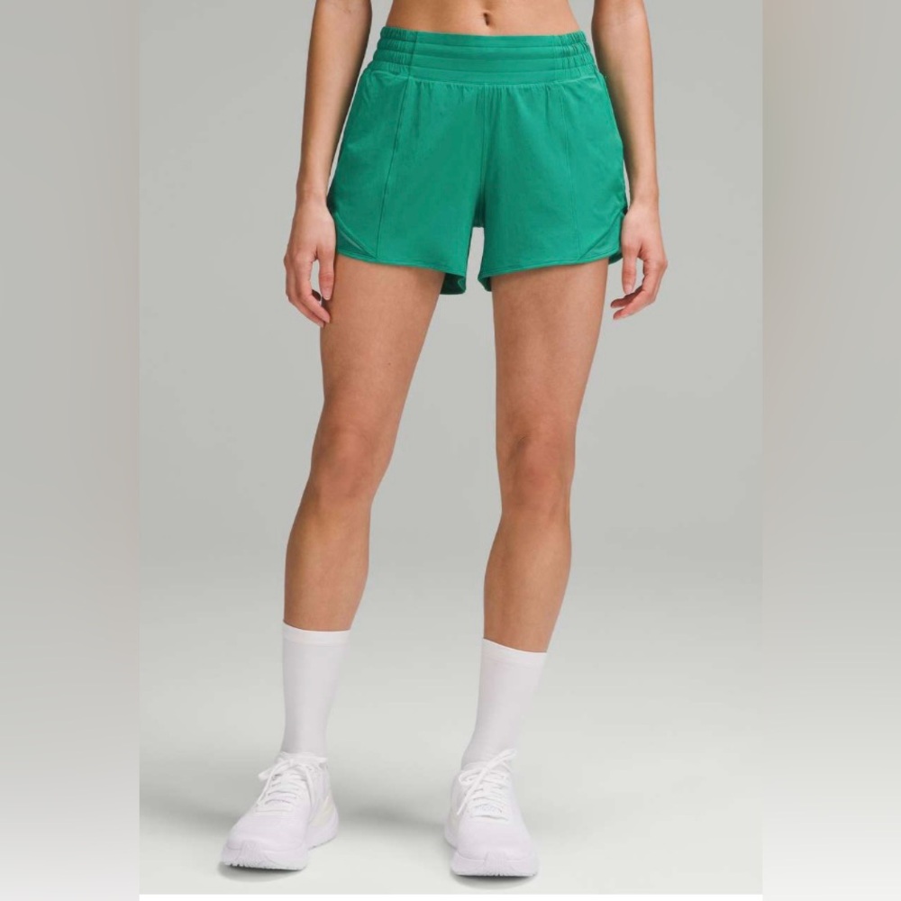 Lululemon NWT Hotty Hot High Rise 4” Lined Cascadia Green Size 4